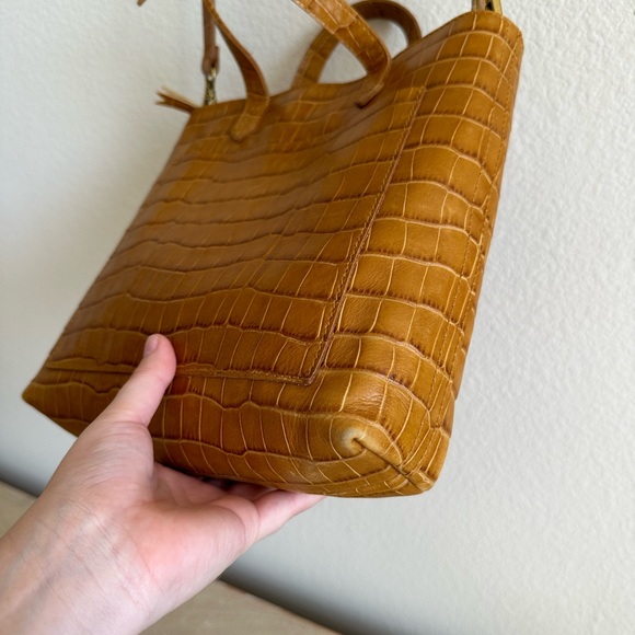 Madewell Zip-Top Small Transport Crossbody in Croc Embossed Leather - Picture 9 of 16